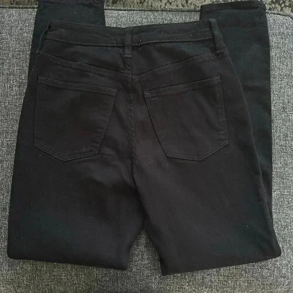 Never worn size 6 high rise skinny black Universal Thread jeans